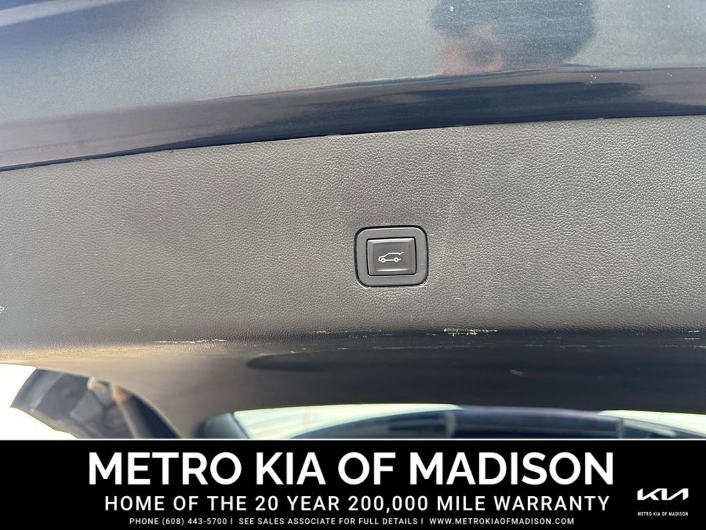 Used 2020 Chevrolet Traverse LT w/ LT Premium Package image 32