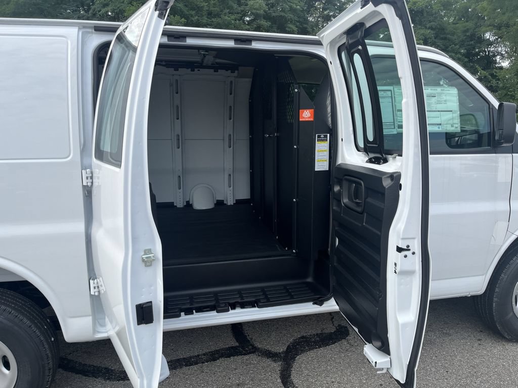 New 2026 Chevrolet Express 3500 w/ Driver Convenience Package RWD image 8