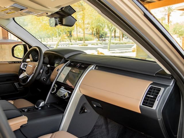 New 2025 Land Rover Discovery Metropolitan Edition AWD/4WD image 29