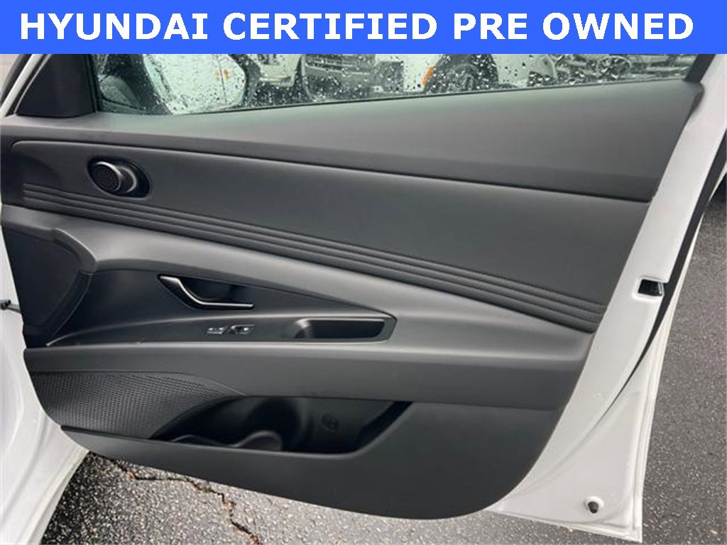 Certified 2025 Hyundai Elantra Sport image 14