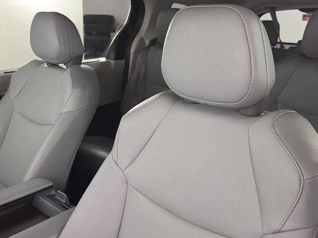 Certified 2024 Toyota Sienna XLE w/ XLE Plus Package FWD image 10