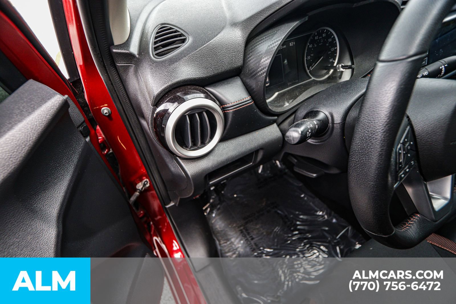 Used 2020 Nissan Versa SR w/ Convenience Package image 37