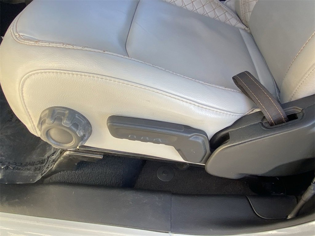 Used 2022 Jeep Wrangler Unlimited Sahara image 8