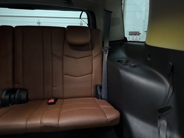 Used 2017 Cadillac Escalade Luxury AWD/4WD image 23