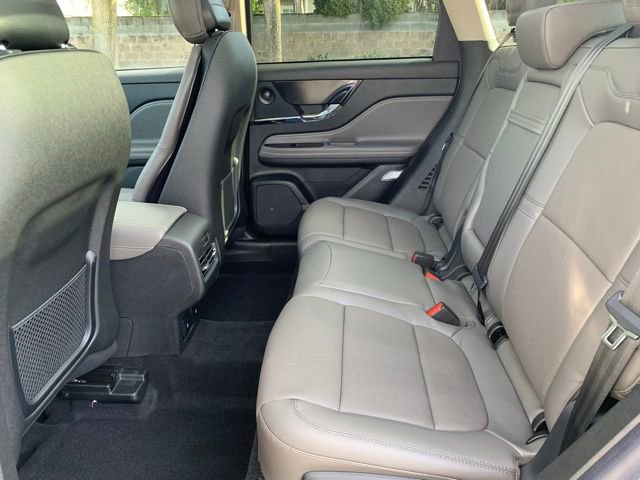 New 2025 Lincoln Corsair Reserve w/ Equipment Group 202A image 16