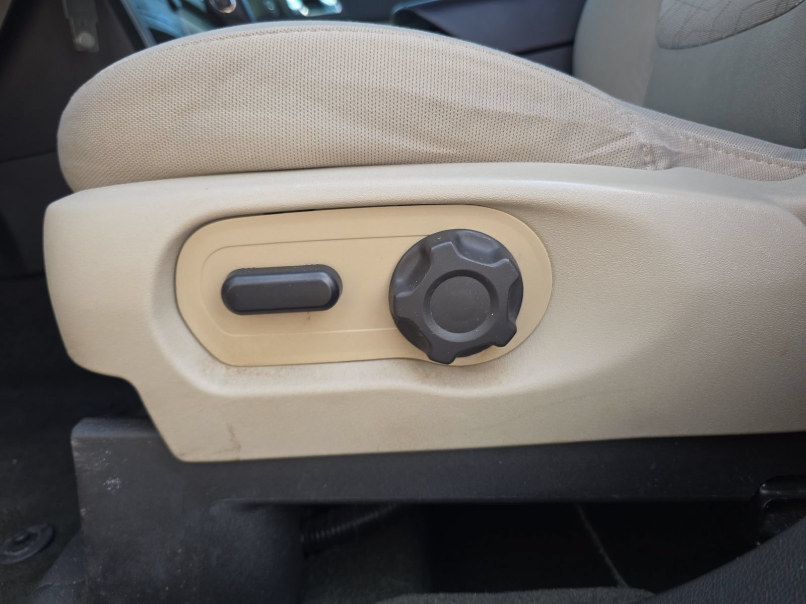Used 2014 Ford Explorer FWD image 17