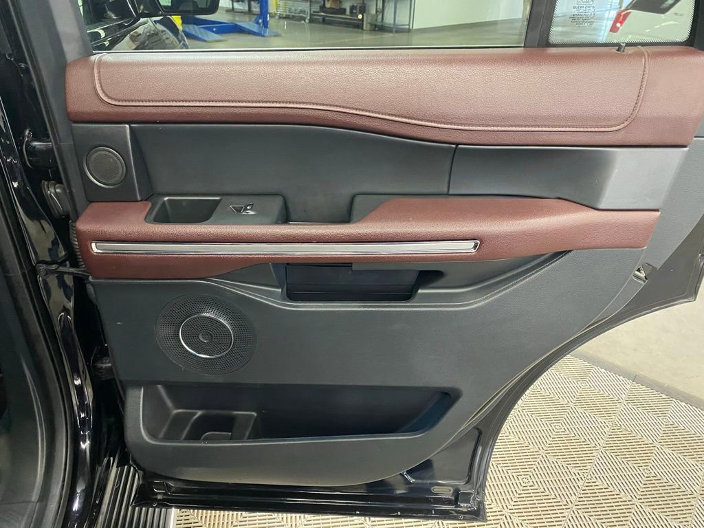 Used 2022 Ford Expedition Limited AWD/4WD image 19