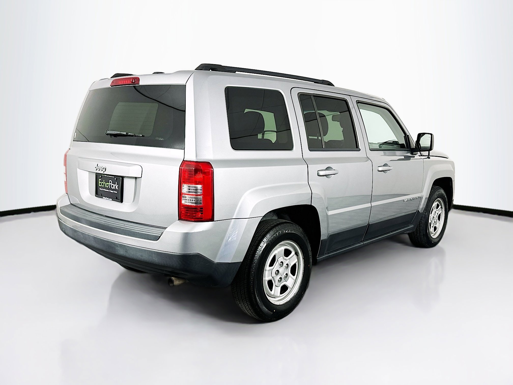 Used 2016 Jeep Patriot Sport w/ Power Value Group FWD image 9