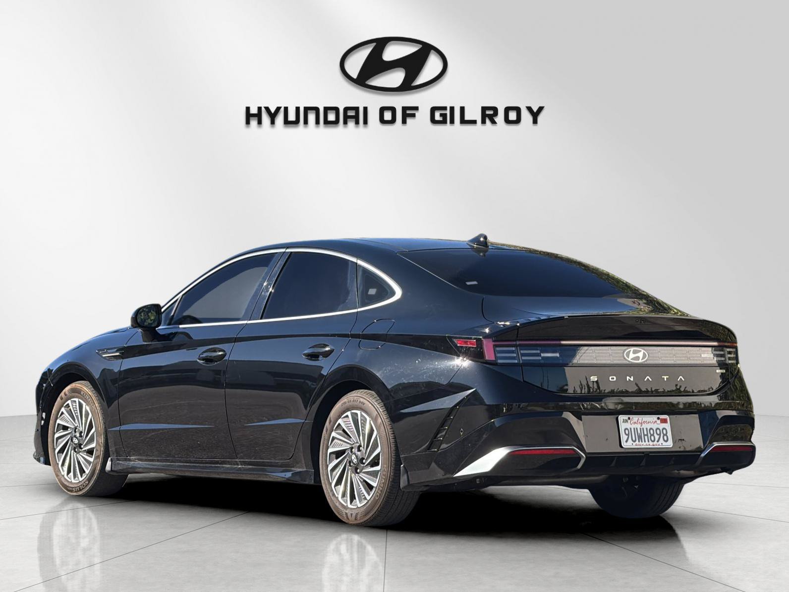 Used 2025 Hyundai Sonata Limited FWD image 3
