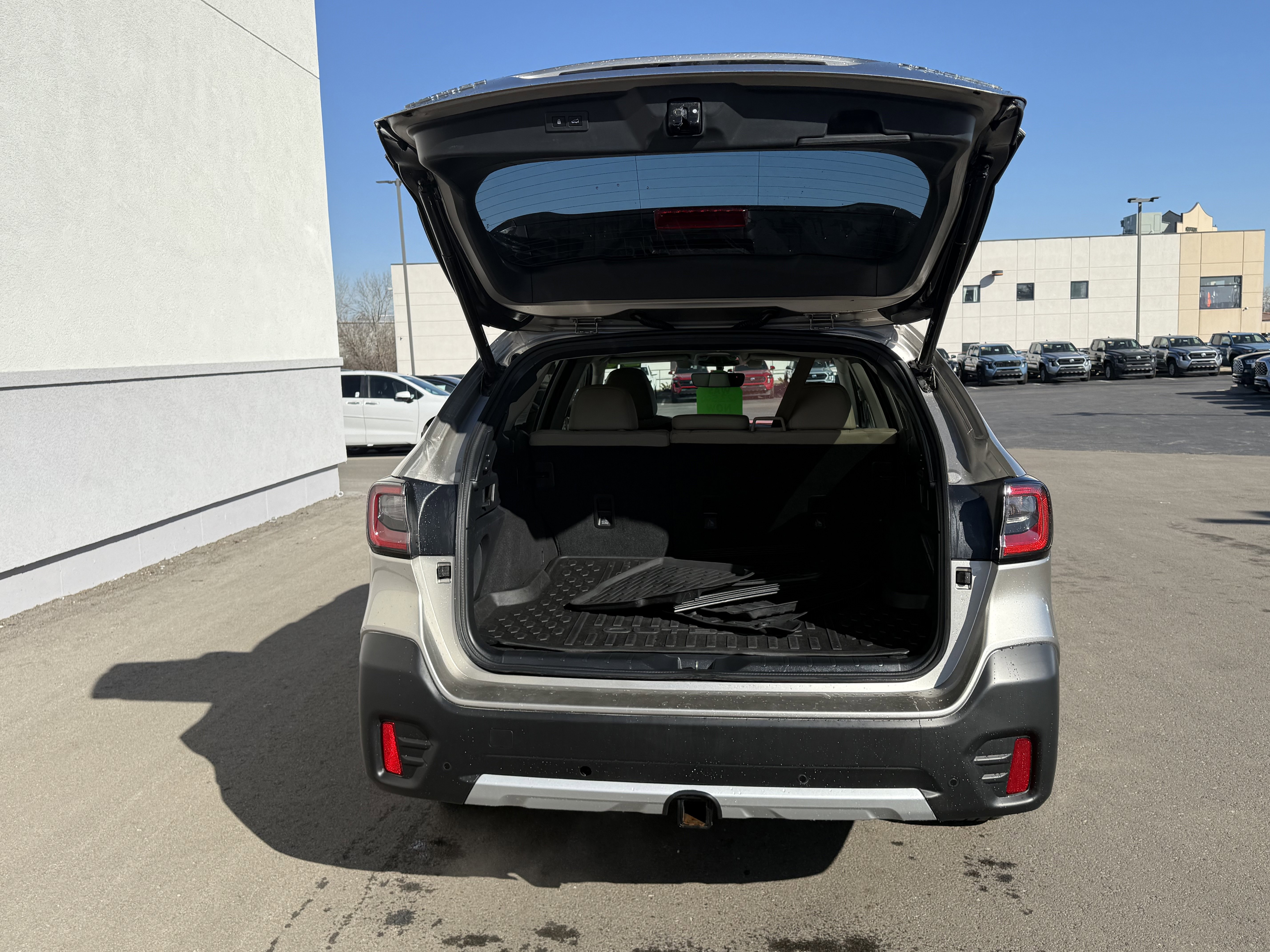 Used 2020 Subaru Outback Limited image 23