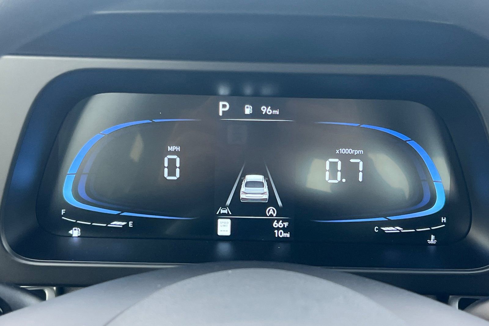 Used 2025 Hyundai Elantra SE image 30