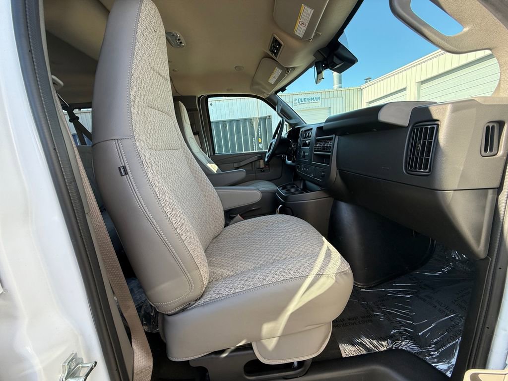 New 2026 Chevrolet Express 3500 LT w/ LT Preferred Equipment Group RWD image 26