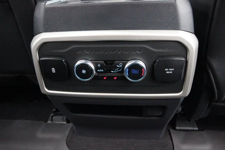 Used 2024 Ford Expedition Limited image 33