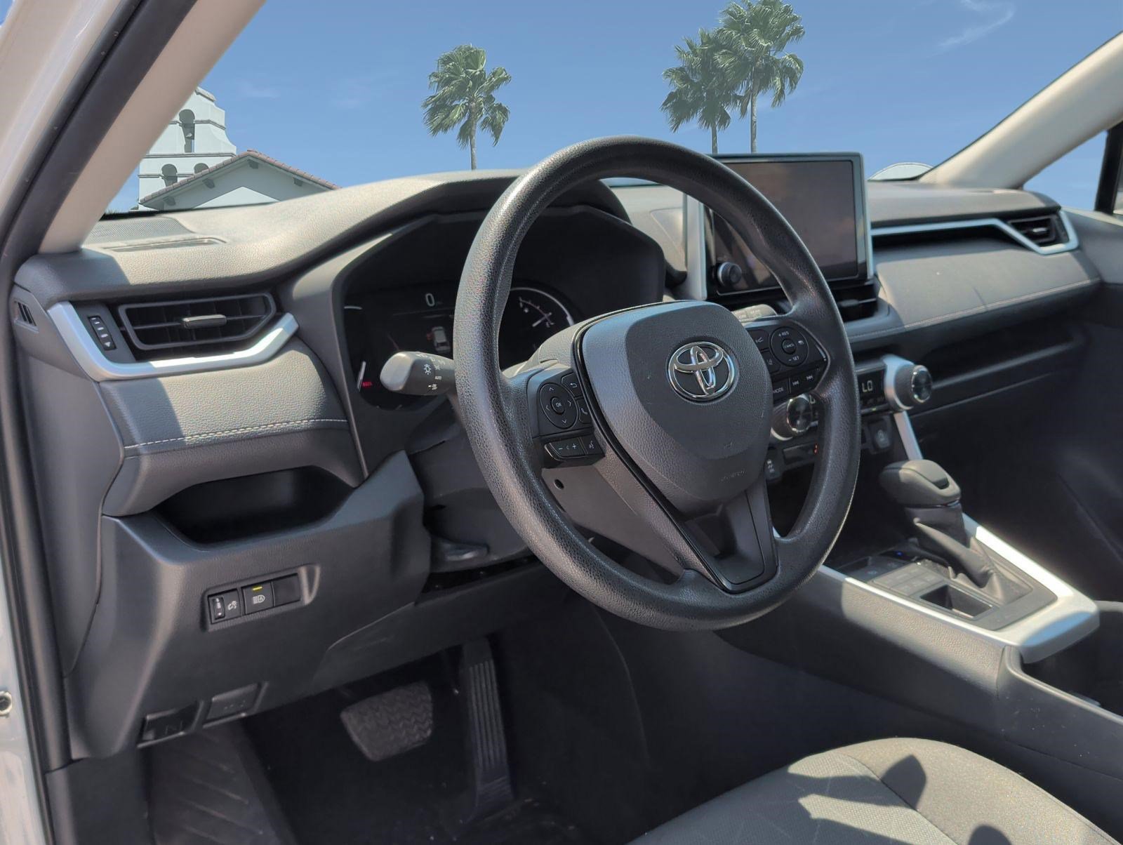 Used 2024 Toyota RAV4 XLE AWD/4WD image 12