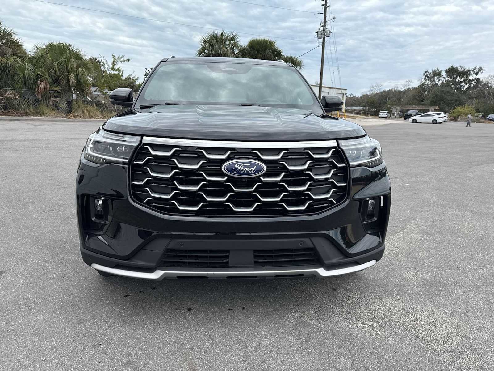 Used 2025 Ford Explorer Platinum RWD image 9