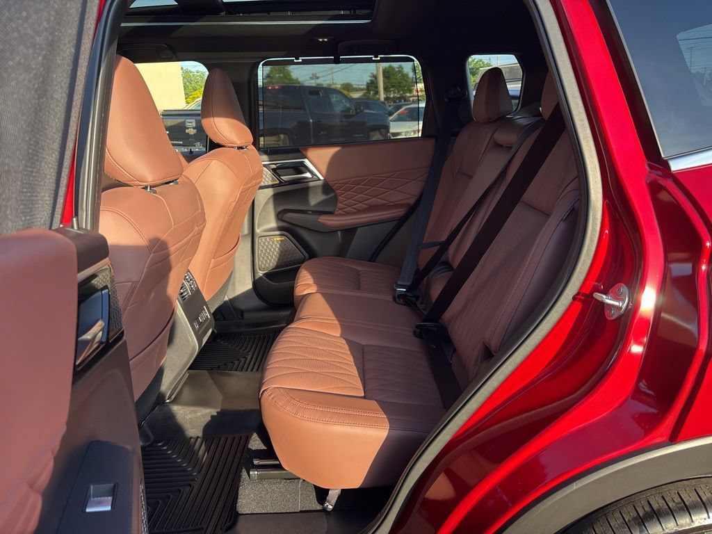 Used 2025 Mitsubishi Outlander SEL AWD/4WD image 19