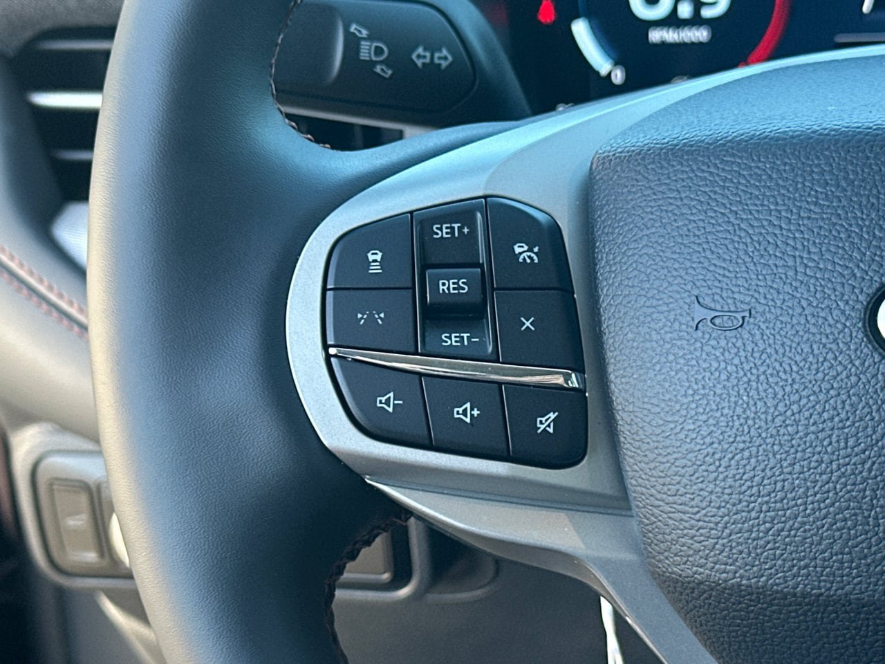 New 2026 Ford Explorer Active RWD image 25