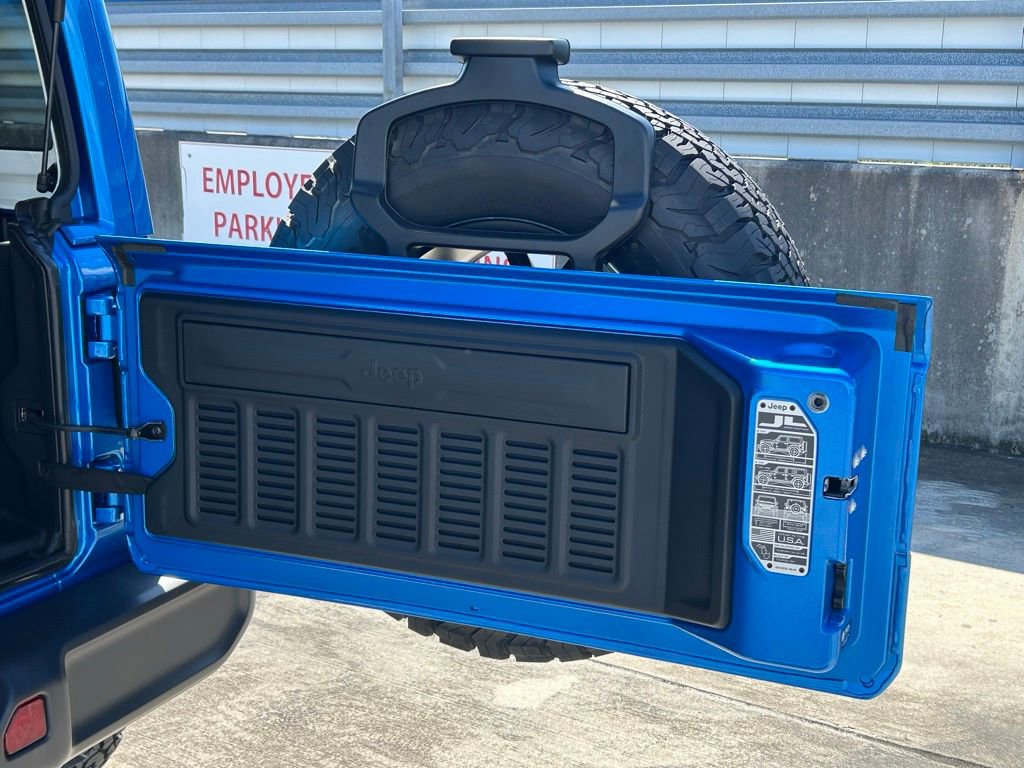 New 2024 Jeep Wrangler Unlimited Rubicon image 34