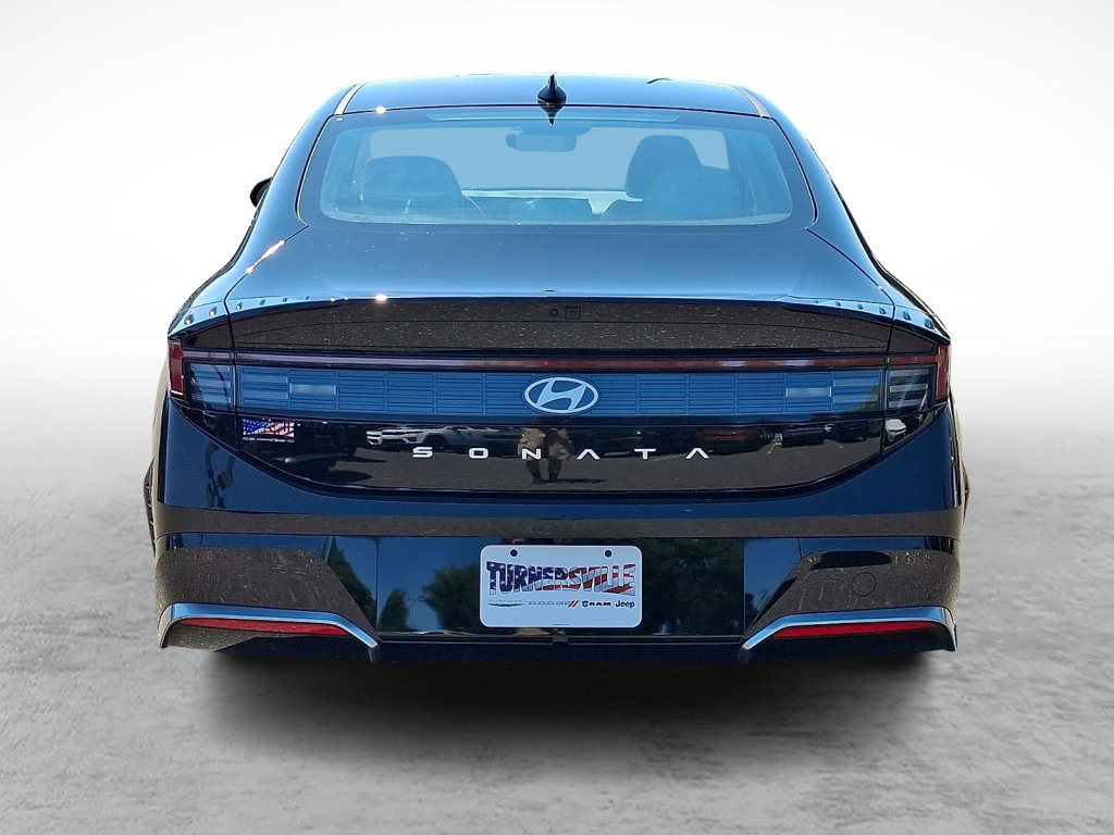 Used 2025 Hyundai Sonata SEL FWD image 4