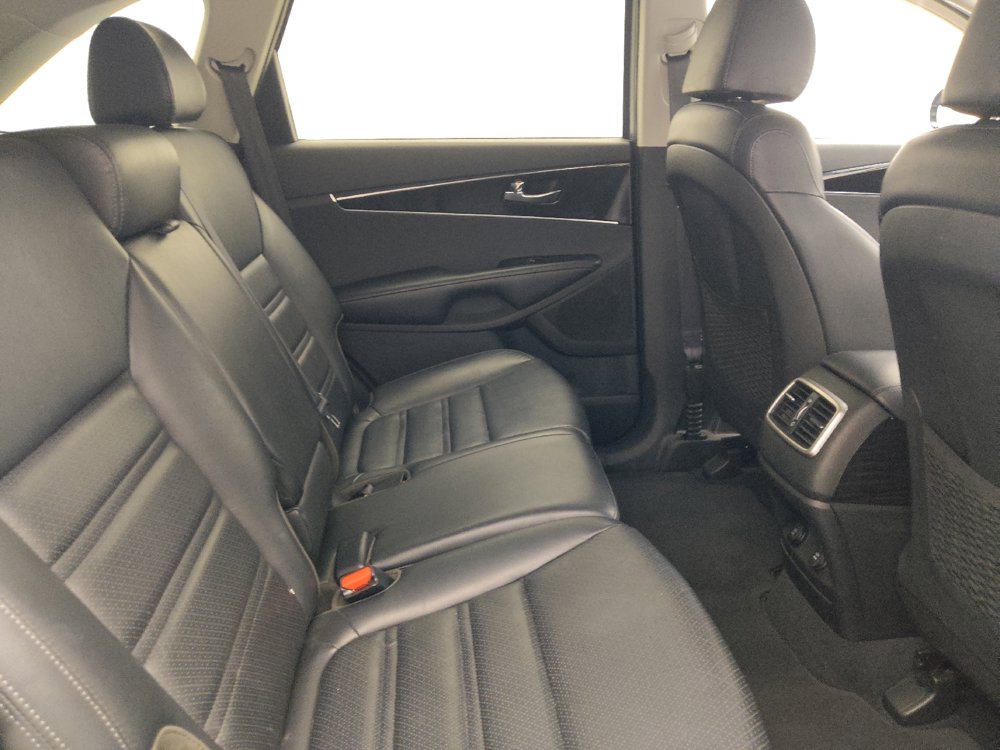 Used 2020 Kia Sorento EX FWD image 19
