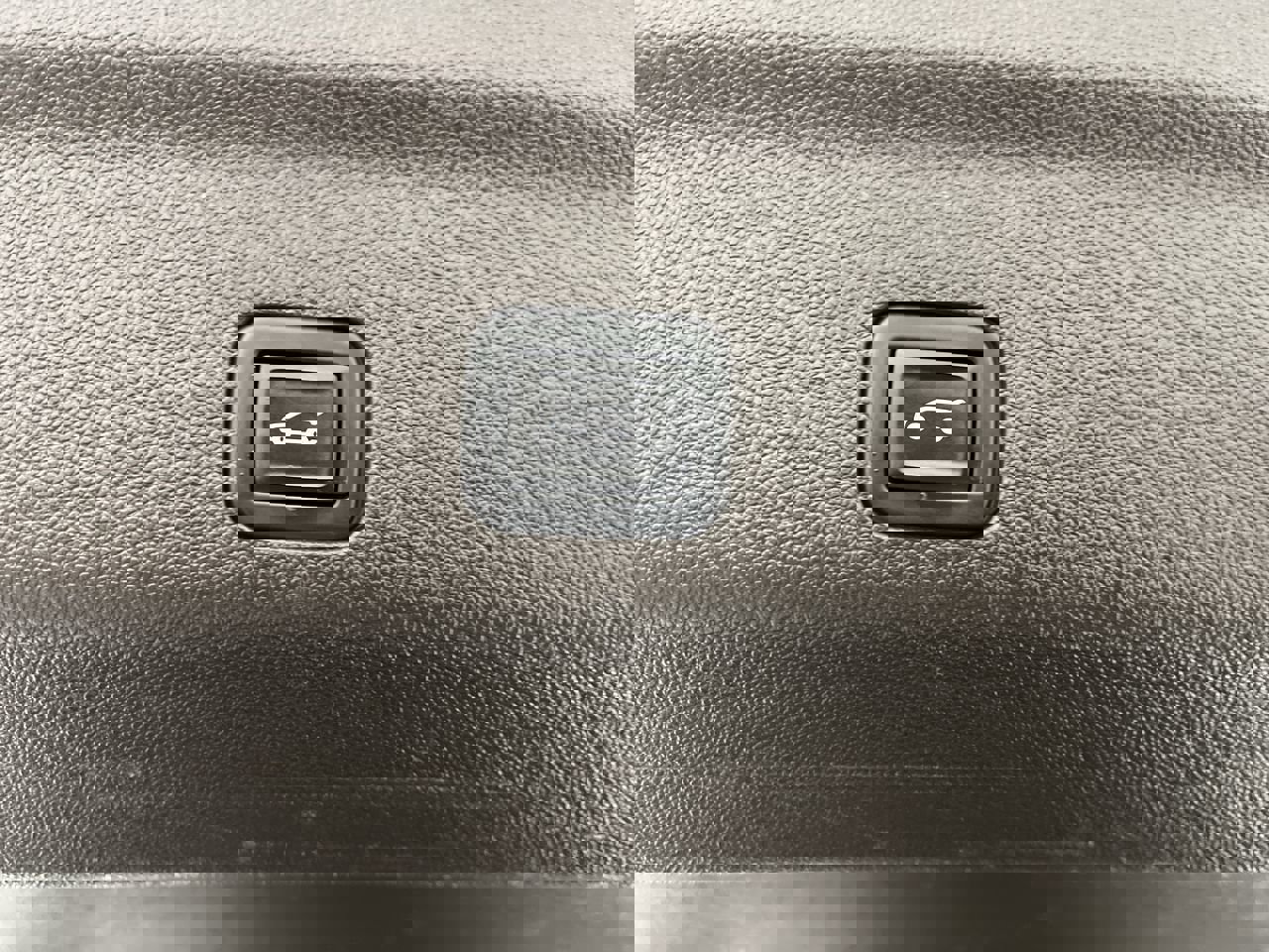 Certified 2021 GMC Yukon Denali w/ Denali Premium Package AWD/4WD image 38