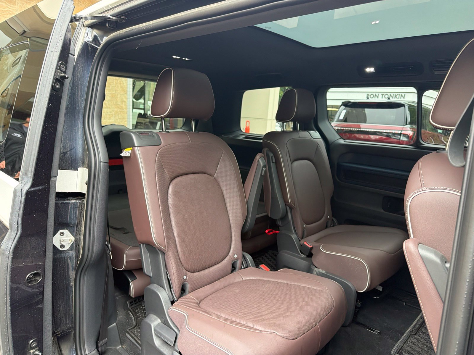Used 2025 Volkswagen ID. Buzz Pro S Plus AWD/4WD image 7