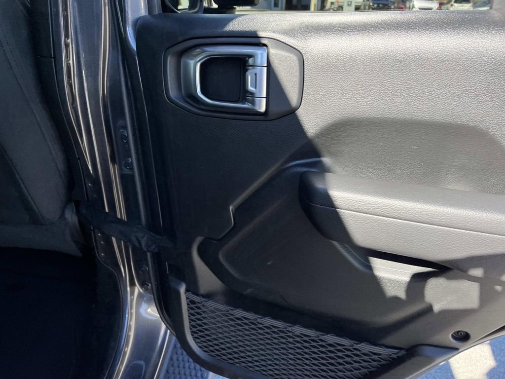 Used 2023 Jeep Wrangler Sport S image 18