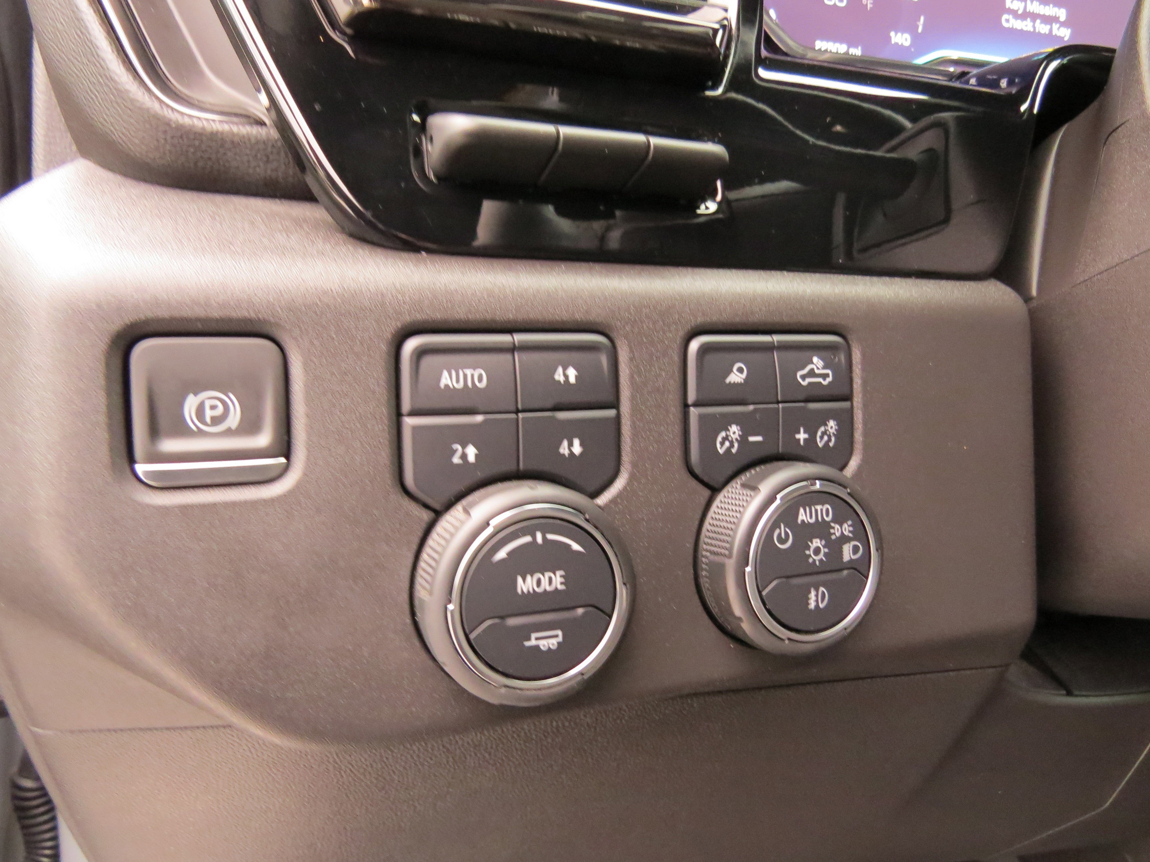 Used 2024 Chevrolet Silverado 1500 ZR2 w/ Technology Package AWD/4WD image 20