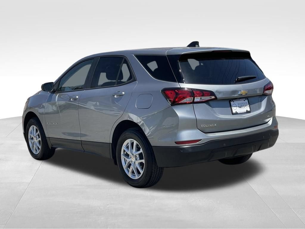 Used 2024 Chevrolet Equinox LS w/ LS Convenience Package AWD/4WD image 5