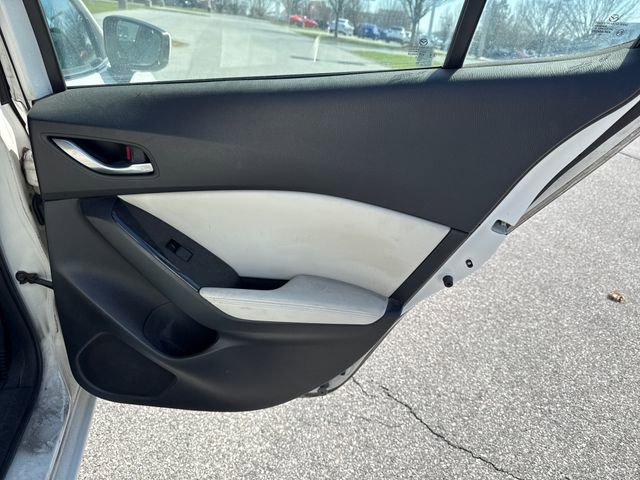 Used 2018 MAZDA MAZDA3 Grand Touring w/ Premium Equipment Package image 13