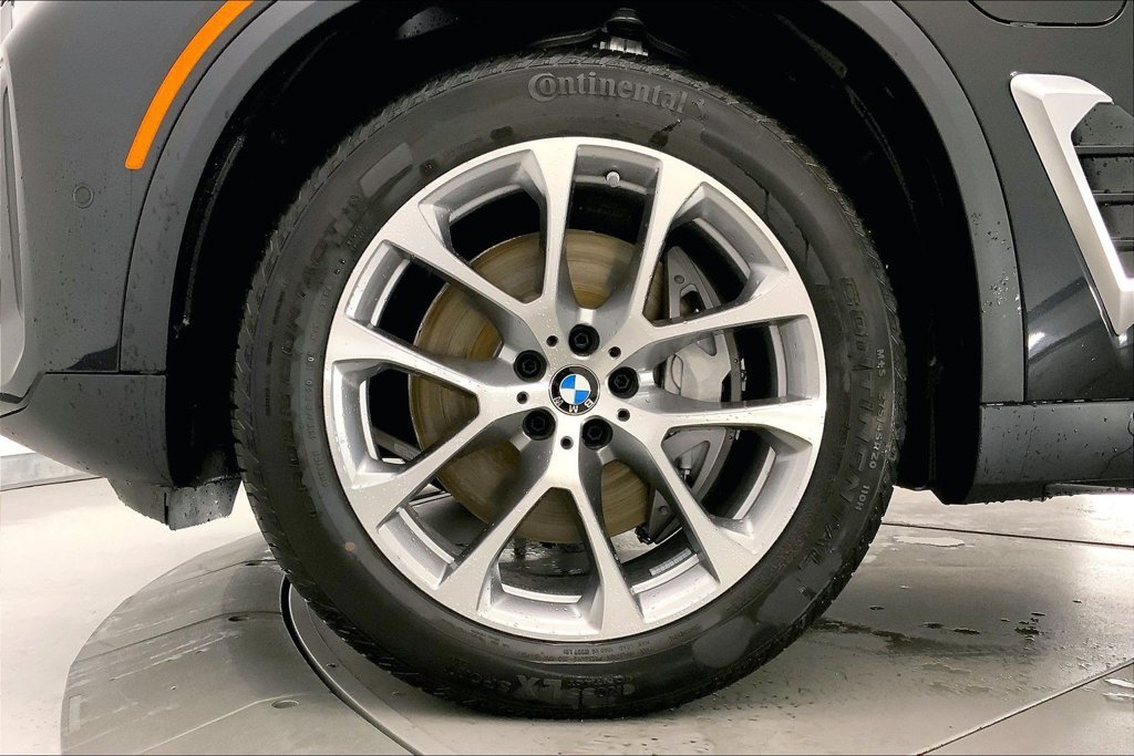 New 2026 BMW X5 xDrive50e w/ Climate Comfort Package AWD/4WD image 9