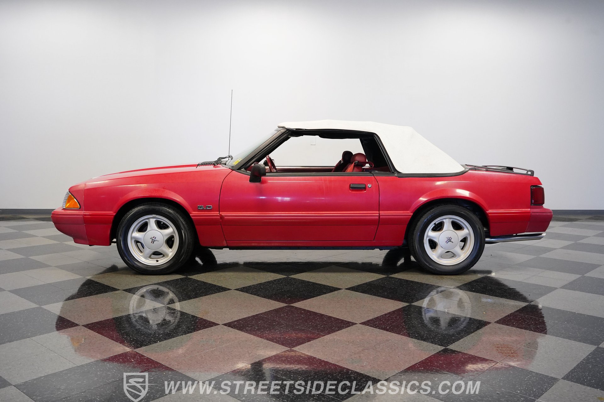 Used 1992 Ford Mustang LX RWD image 2