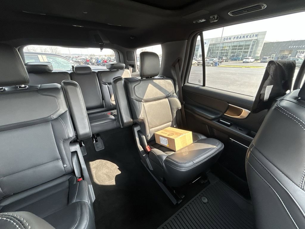 New 2026 Ford Expedition Platinum image 15