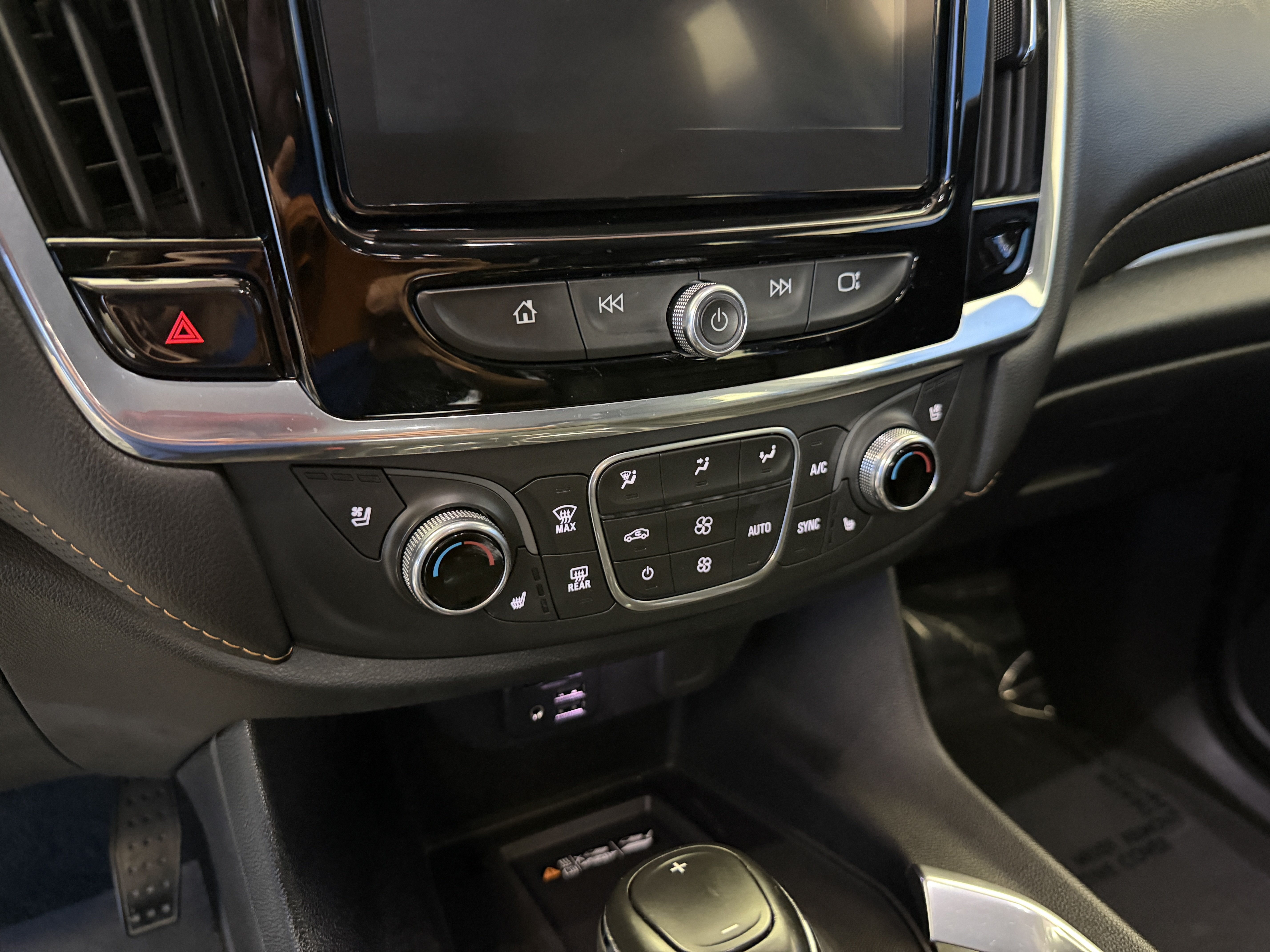 Used 2020 Chevrolet Traverse Premier AWD/4WD image 22
