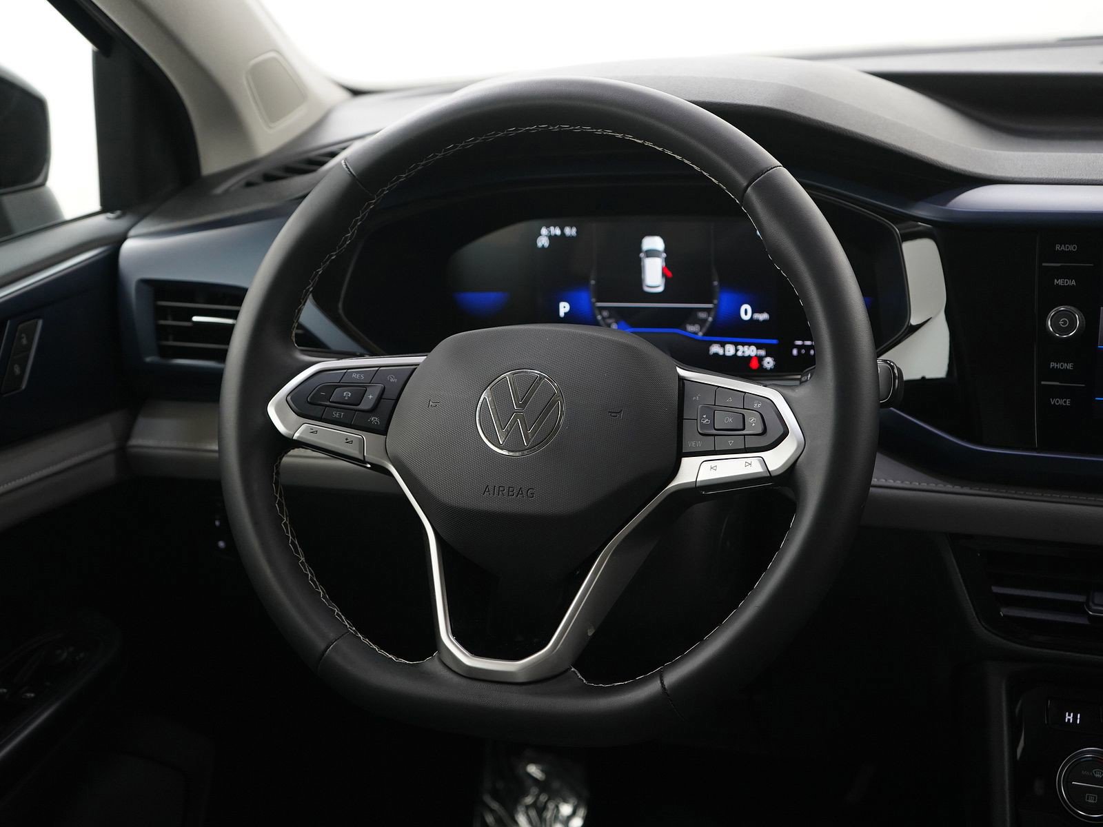 Used 2024 Volkswagen Taos SE AWD/4WD image 14