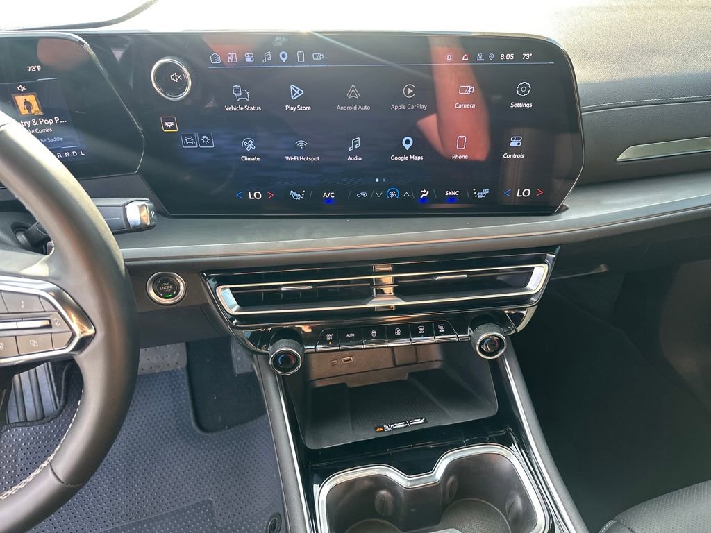 Used 2024 Chevrolet Traverse LT FWD image 27