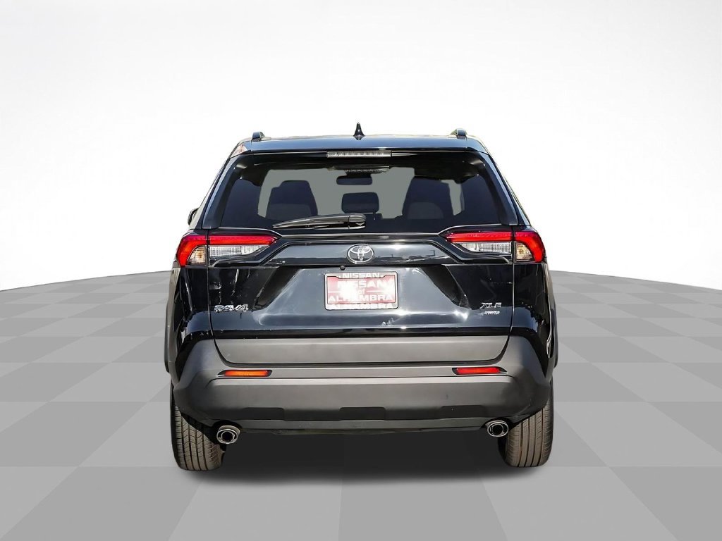 Used 2024 Toyota RAV4 XLE AWD/4WD image 8