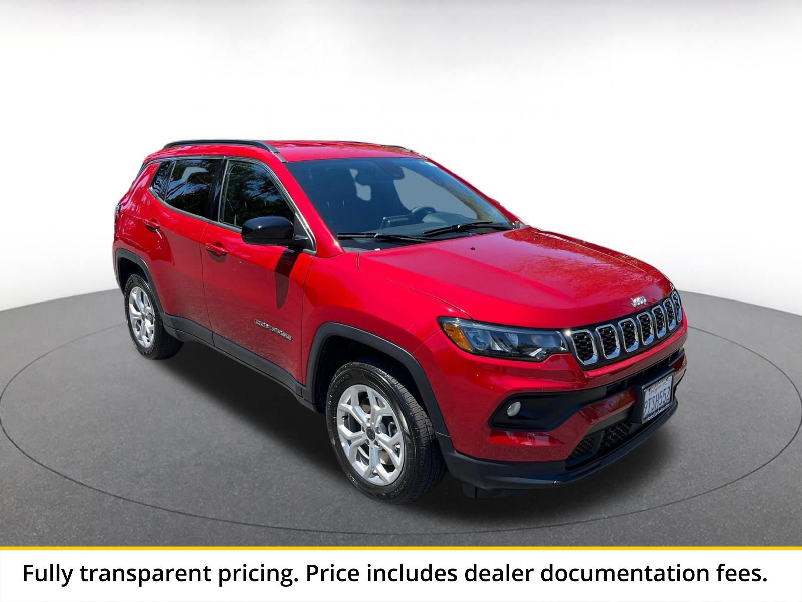 Used 2025 Jeep Compass Latitude AWD/4WD image 1