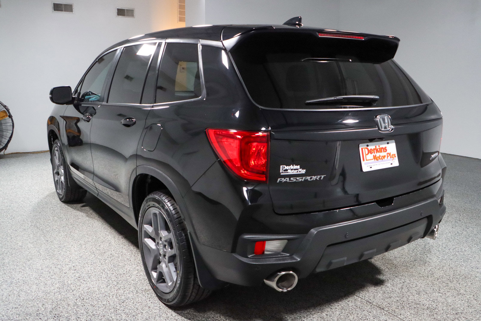 Used 2023 Honda Passport EX-L image 9