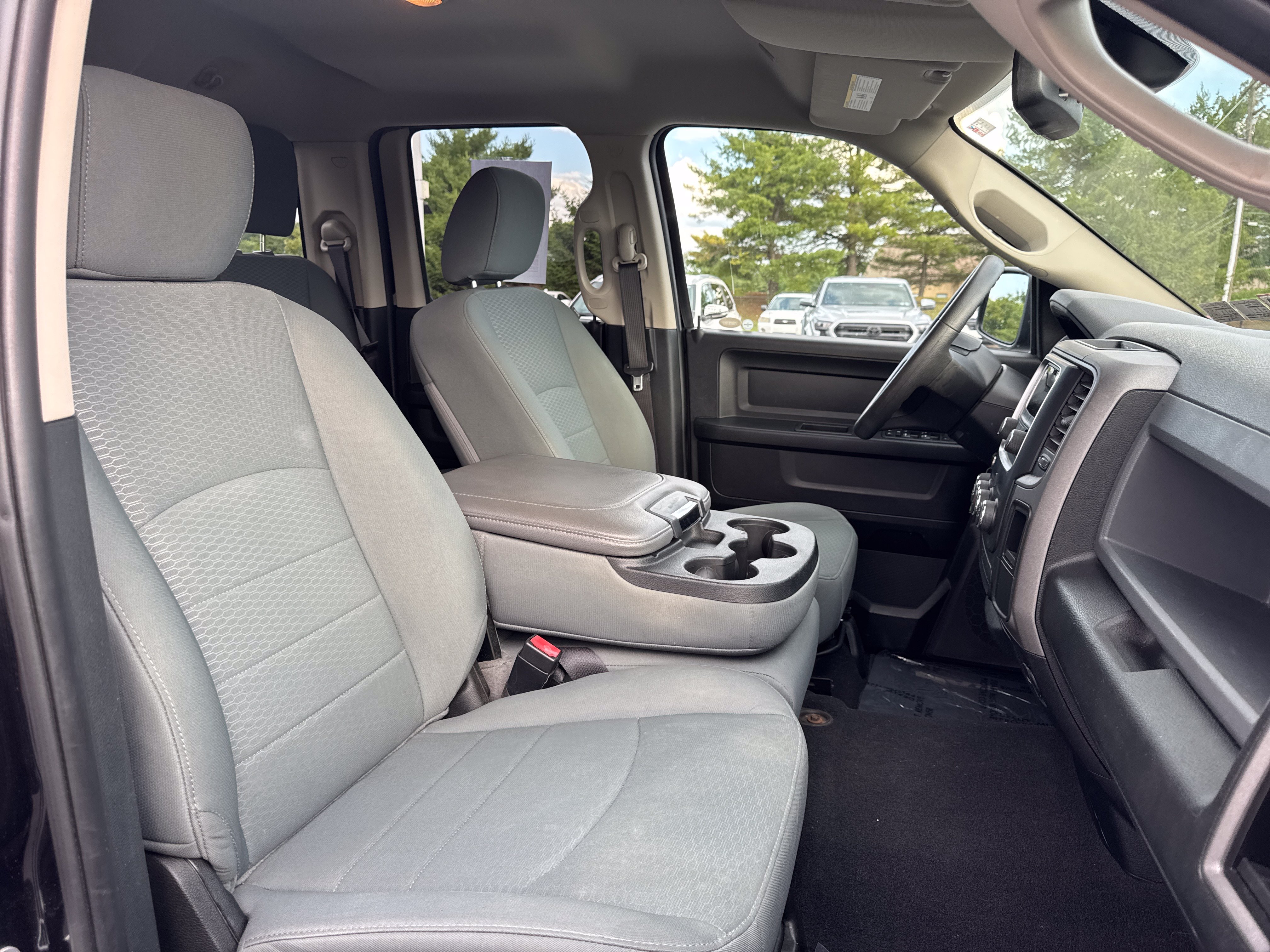 Used 2018 RAM 1500 Express AWD/4WD image 13