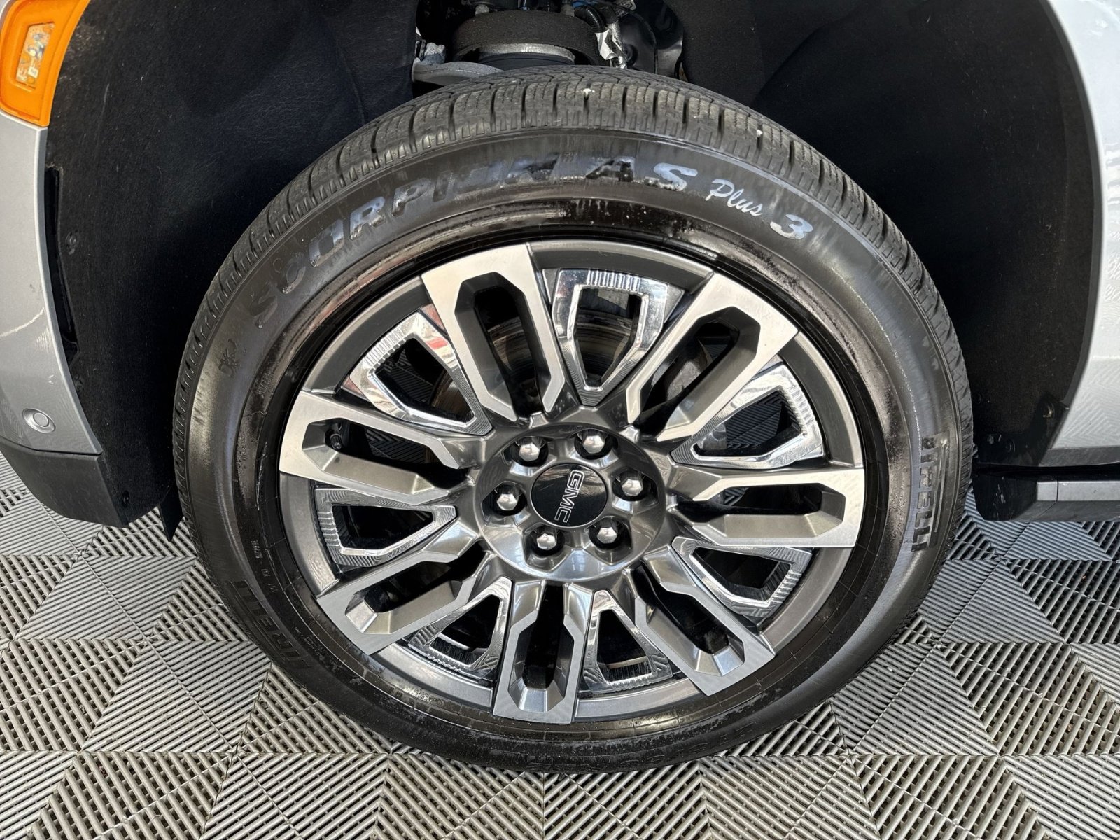 Used 2024 GMC Yukon Denali Ultimate image 12