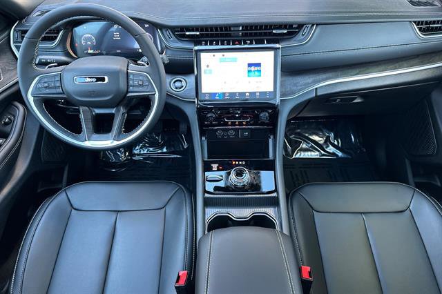 New 2025 Jeep Grand Cherokee Limited w/ Trailer Tow Package image 10