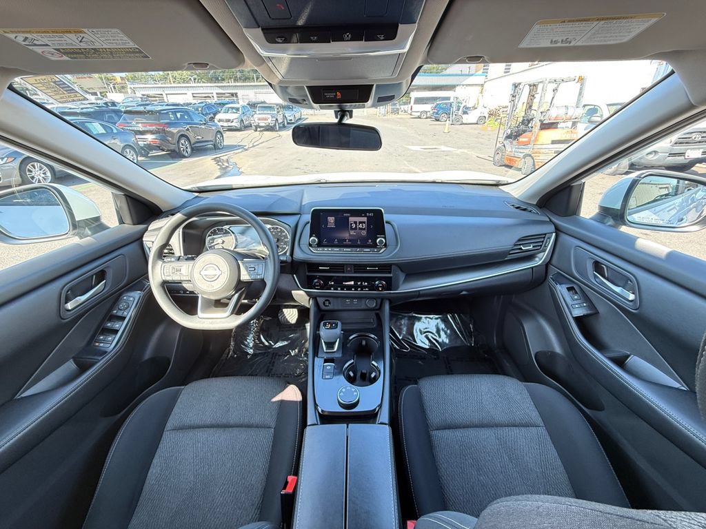 Used 2024 Nissan Rogue SV AWD/4WD image 22