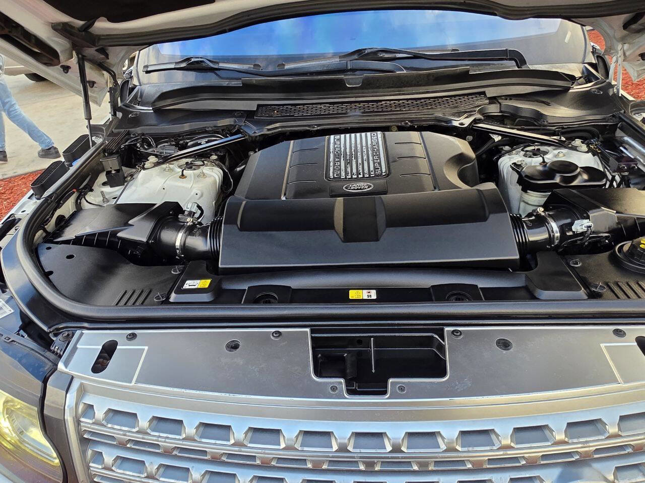 Used 2016 Land Rover Range Rover Supercharged image 24