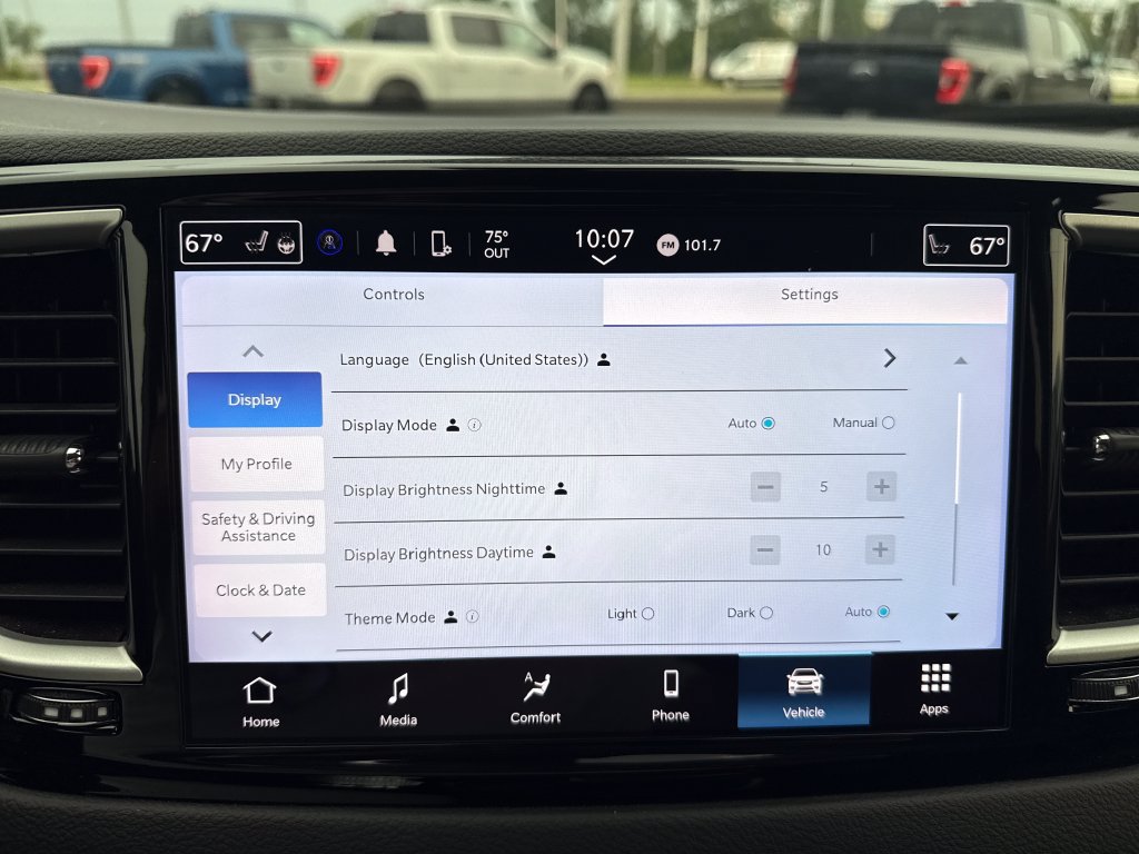 Used 2024 Chrysler Pacifica Touring-L FWD image 13