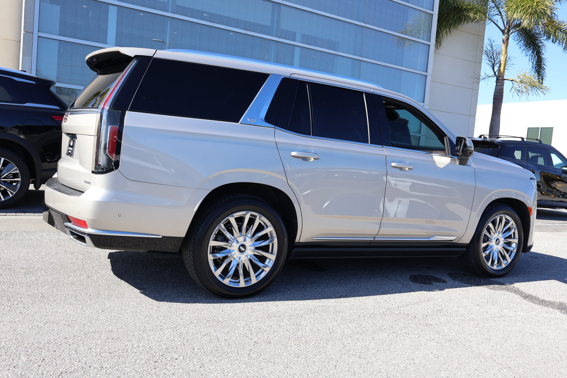 Used 2021 Cadillac Escalade Premium Luxury w/ Driver Assist Tech Package image 10