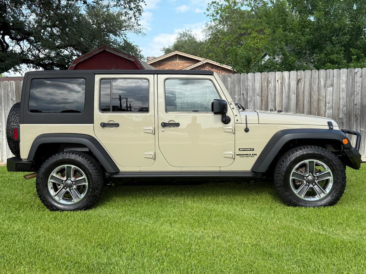 Used 2017 Jeep Wrangler Unlimited Sport image 12