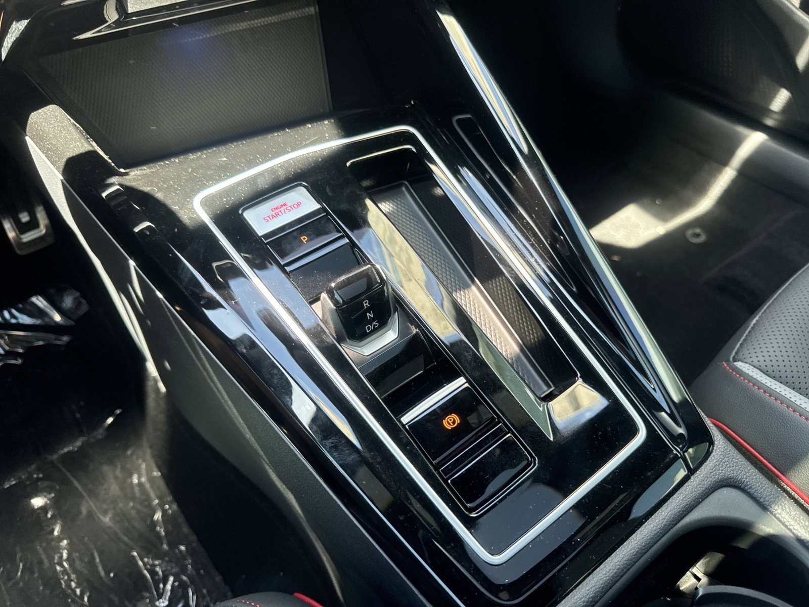 New 2026 Volkswagen GTI SE FWD image 24