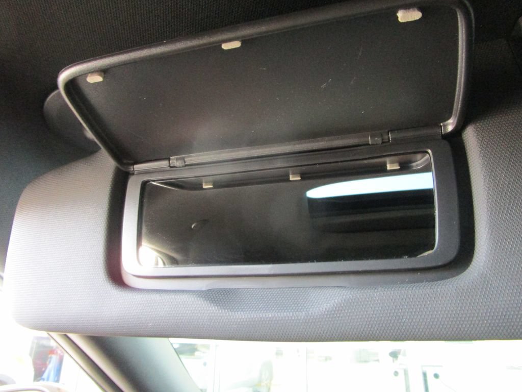 Used 2025 Chevrolet Trax RS w/ Sunroof Package FWD image 35
