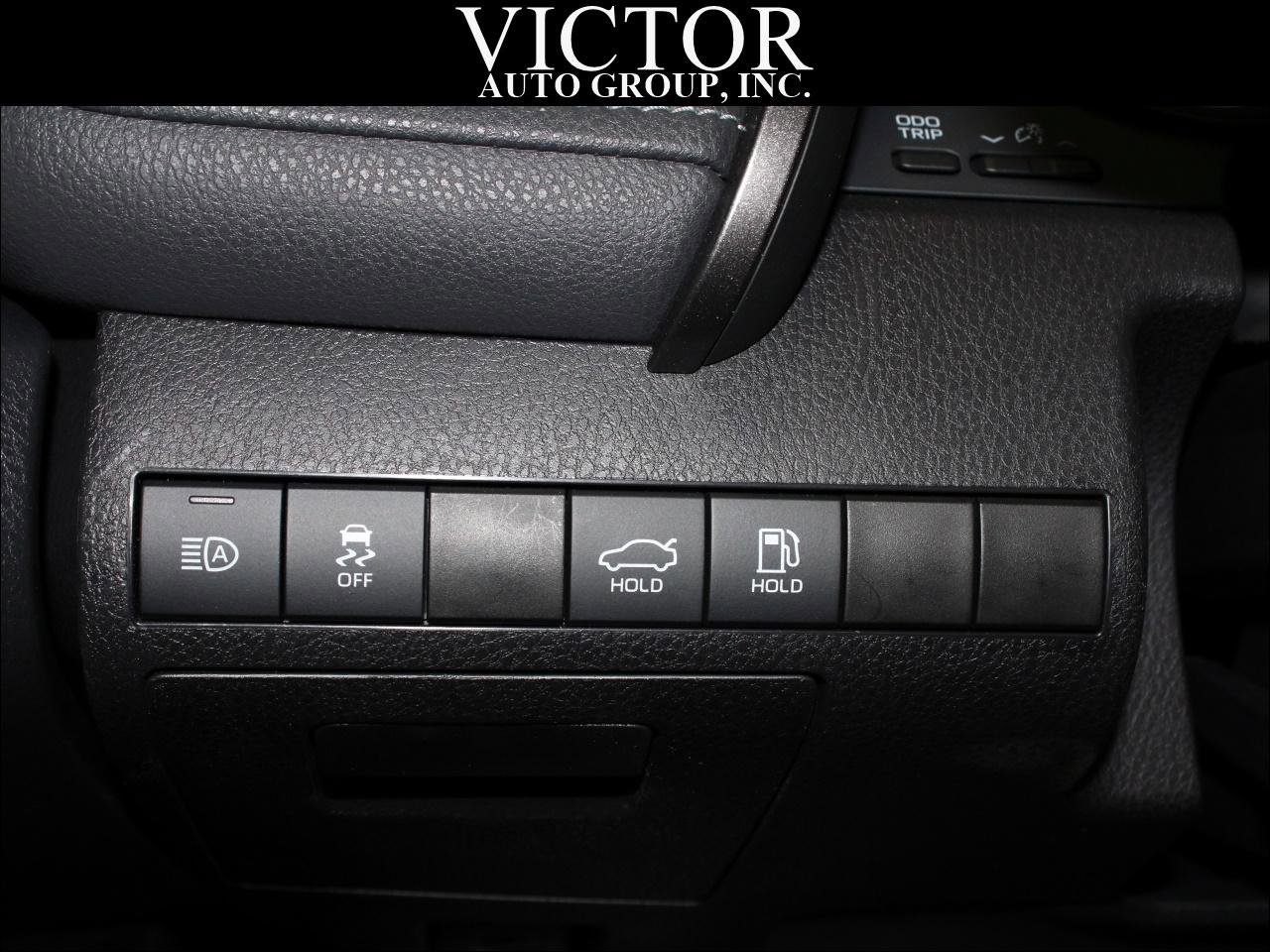 Used 2022 Toyota Camry SE FWD image 17